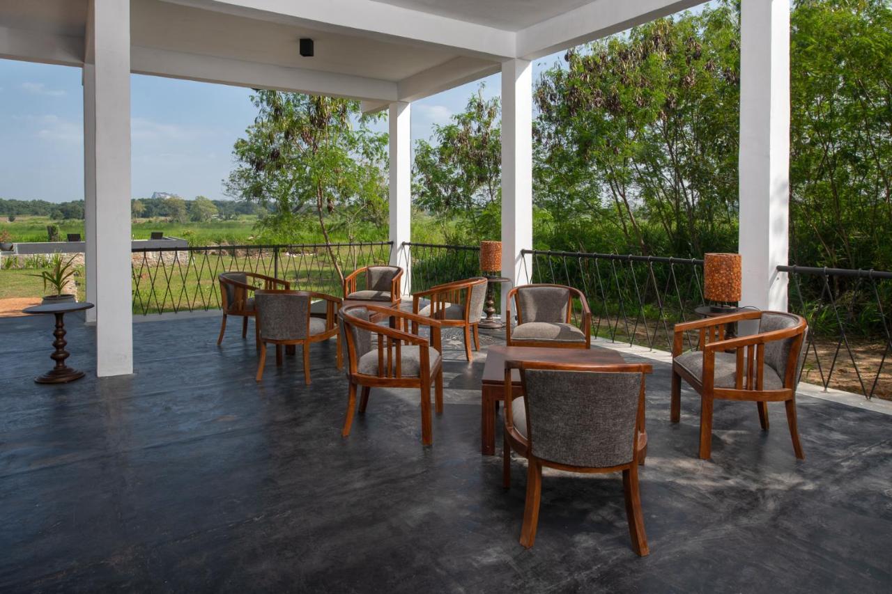 Hotel Ceylon Breeze Sigirija Zewnętrze zdjęcie