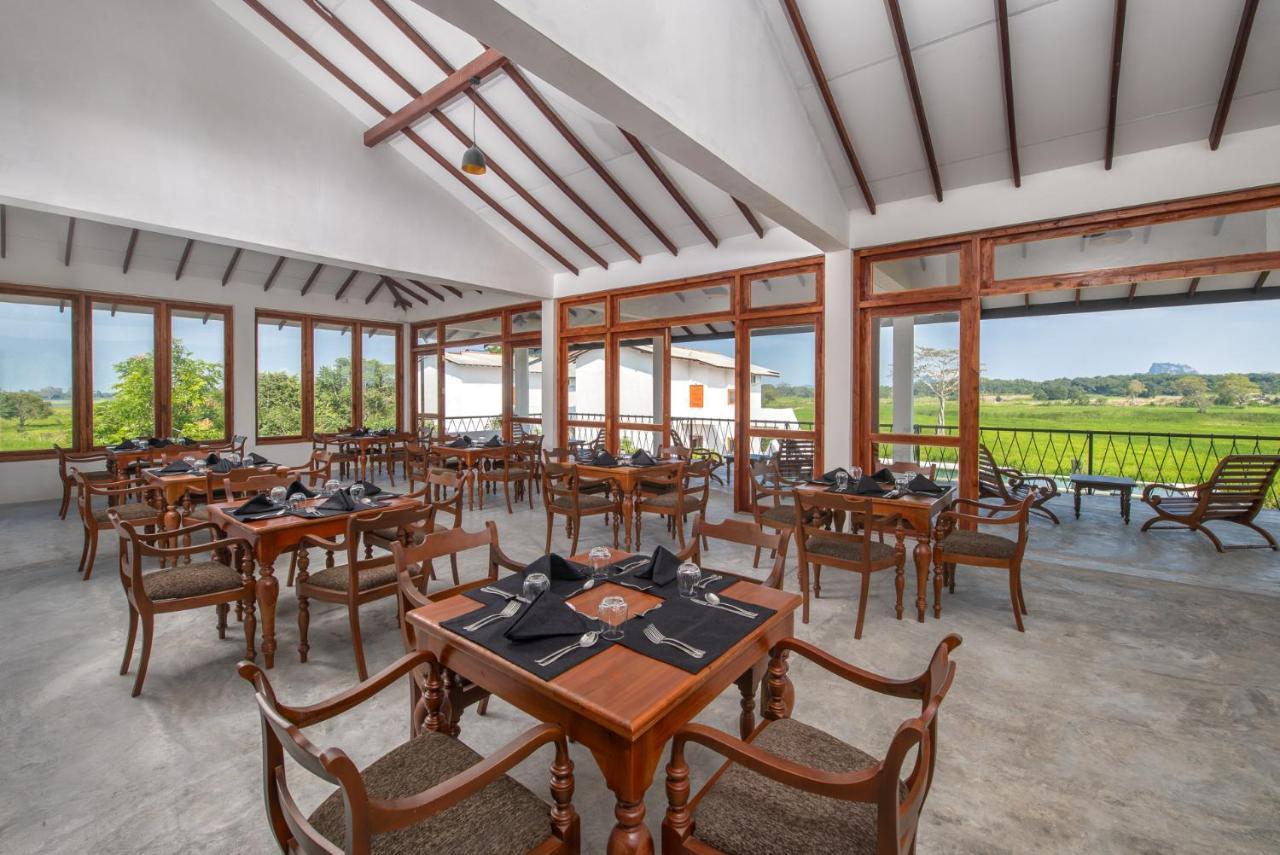 Hotel Ceylon Breeze Sigirija Zewnętrze zdjęcie